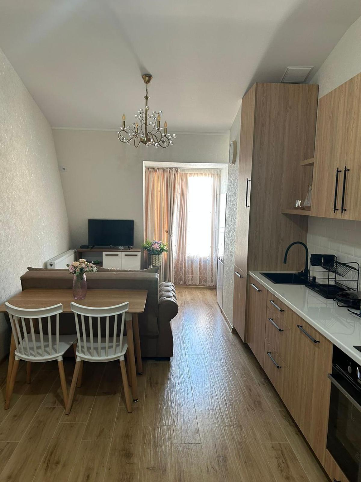 Apartment In Agmashenebeli ティビリシ エクステリア 写真
